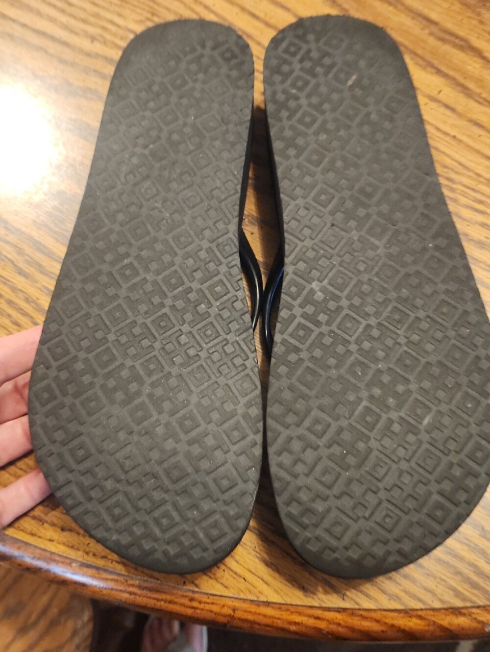 Tory Burch Black Flip Flop Sandals with Gold Logo - Picture 5 of 8